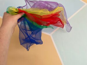 Dancing_scarves_6_waving